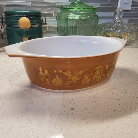 Pyrex Early American 1.5Qt Oval Bowl - Picture 2 of 7